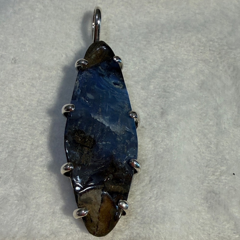 ✨ Blue Chalcedony Statement Pendant – Sterling Silver – NEW ✨(192)

B